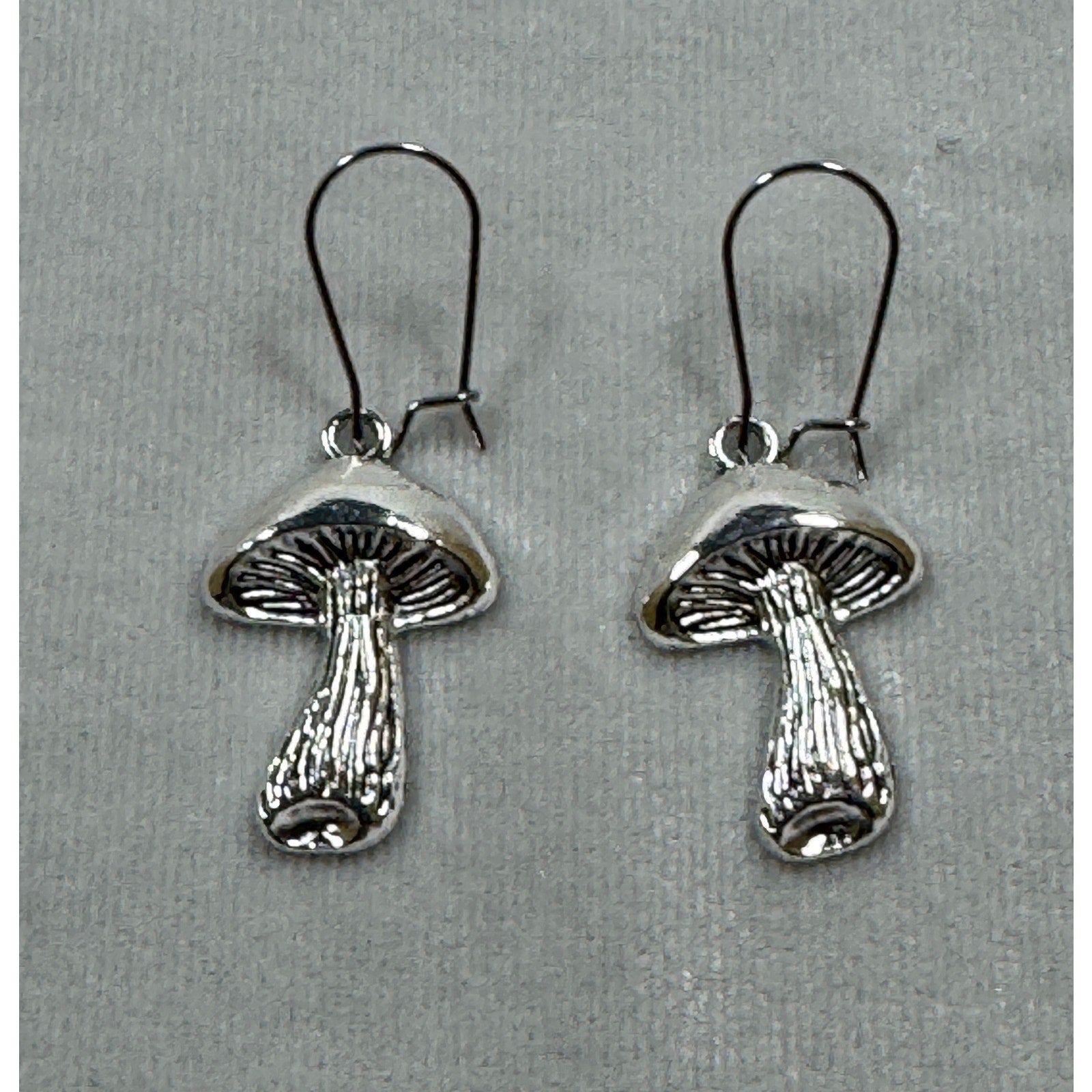 Silver Mushroom Dangle Earrings Woodland Cottagecore Fairycore 1" E268