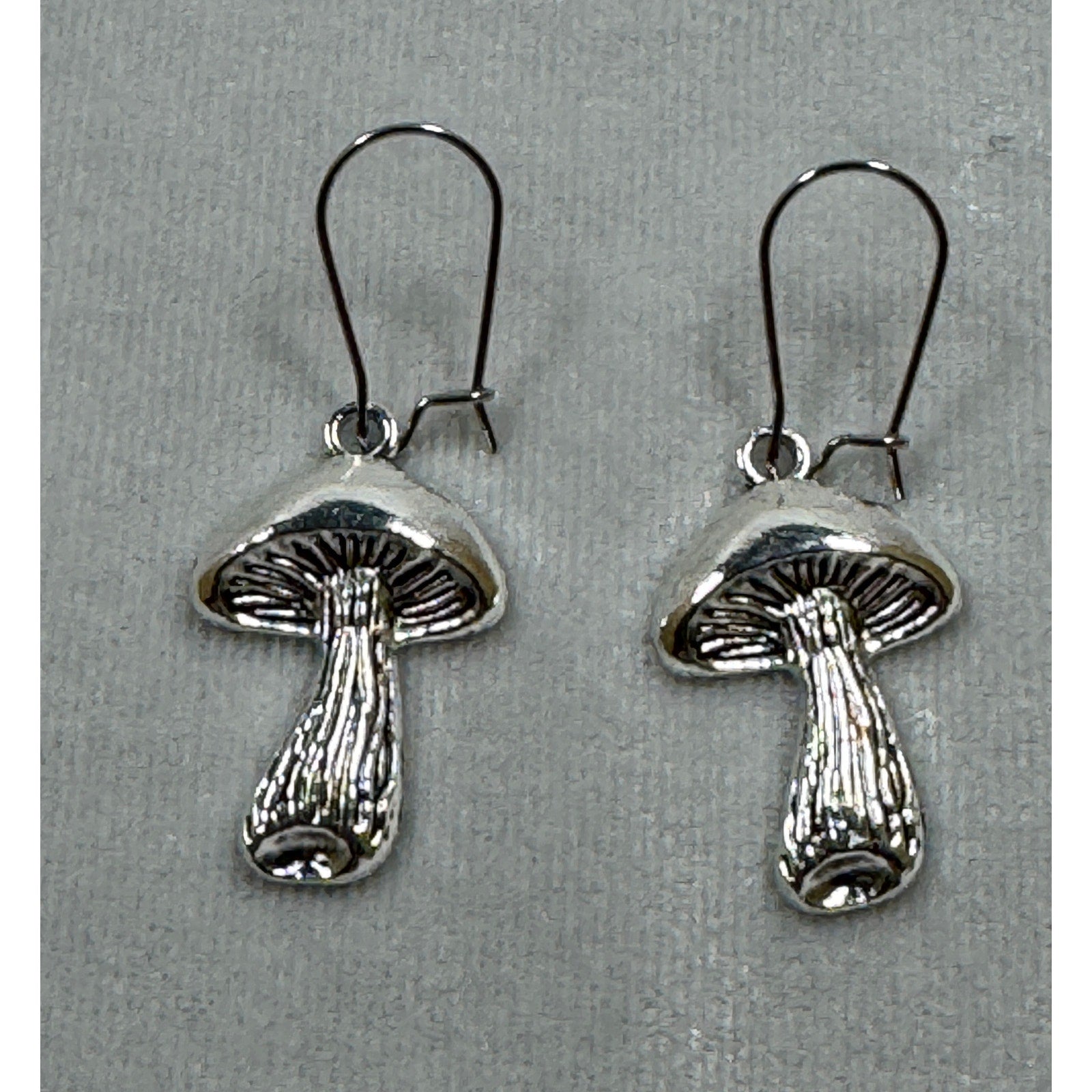 Silver Mushroom Dangle Earrings Woodland Cottagecore Fairycore 1" E268