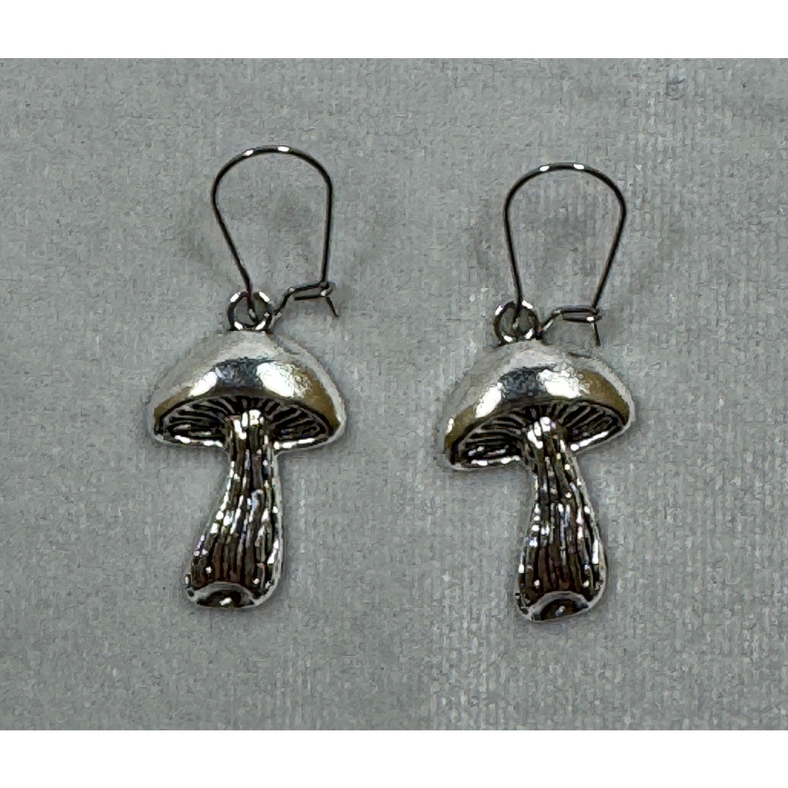 Silver Mushroom Dangle Earrings Woodland Cottagecore Fairycore 1" E268