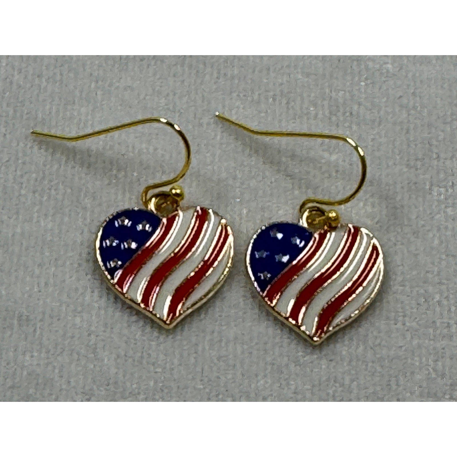 Americana USA Heart Flag Dangle Earrings Patriotic Red White Blue E235