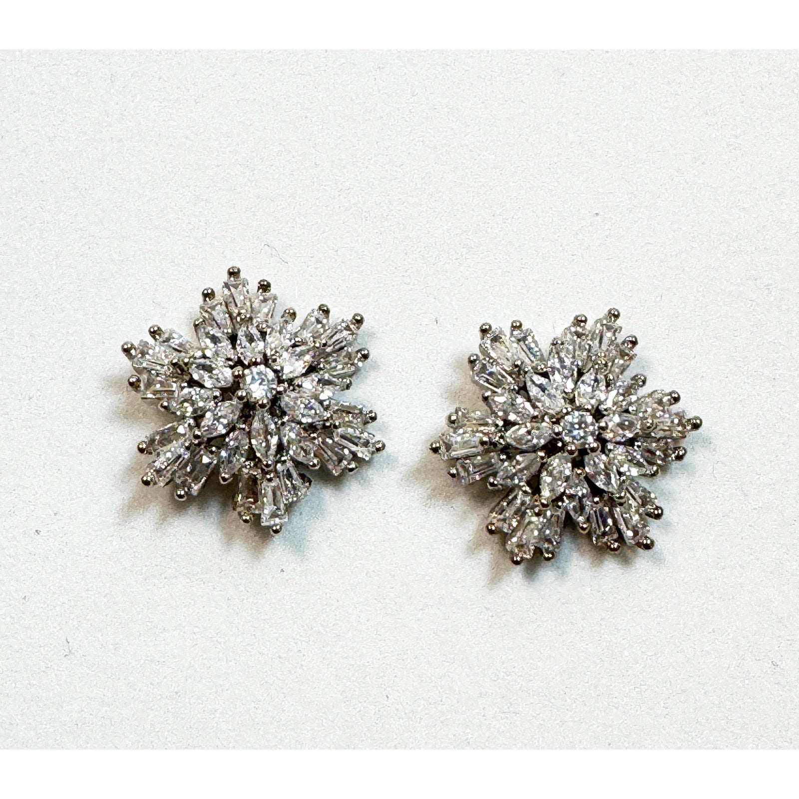 Silver Tone Rhinestone Flower Post Earrings Sparkly Crystal Studs 5/8" E292