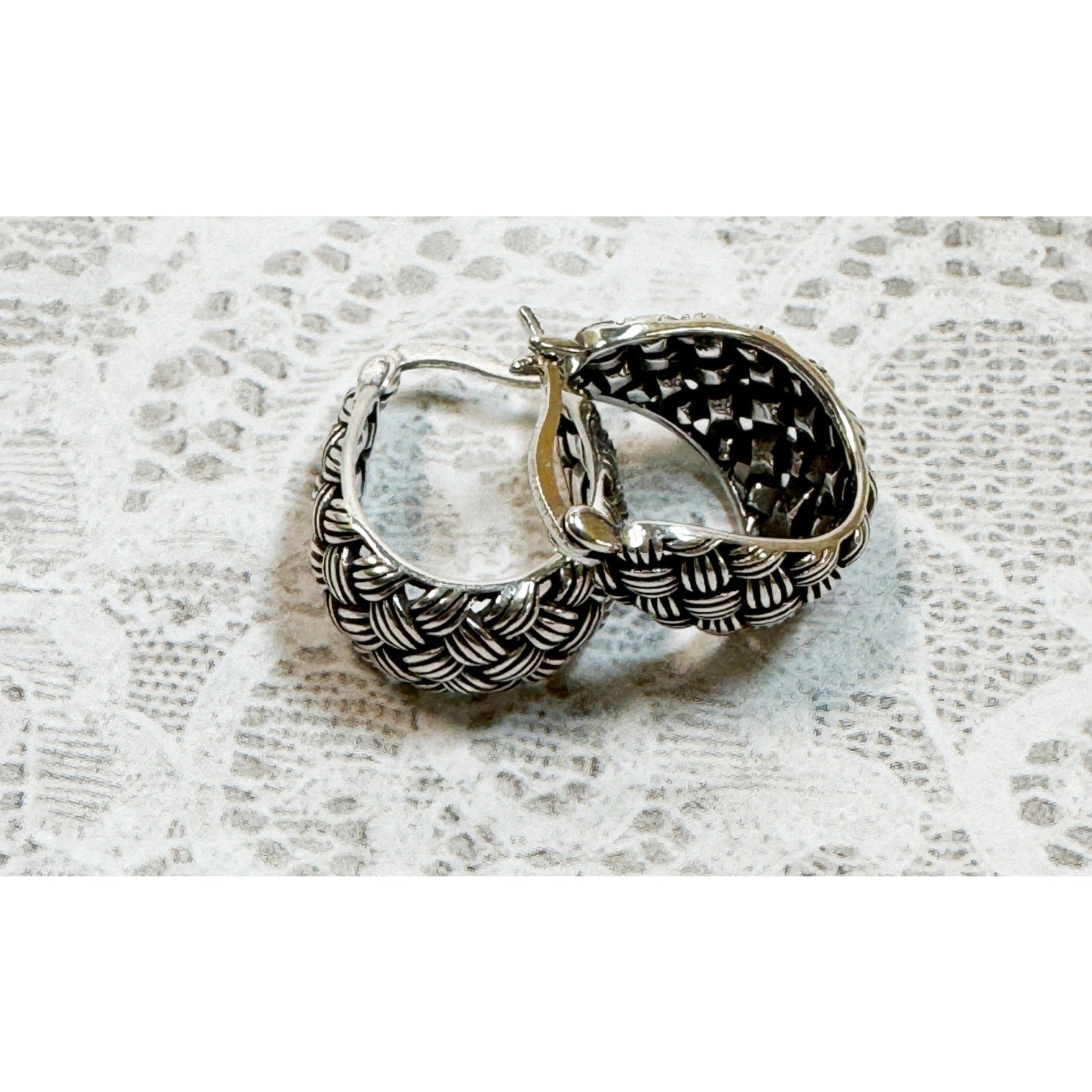 New Silver Textured Hoop Earrings 3/4 x 1/2 Inch Woven Braided Design E297