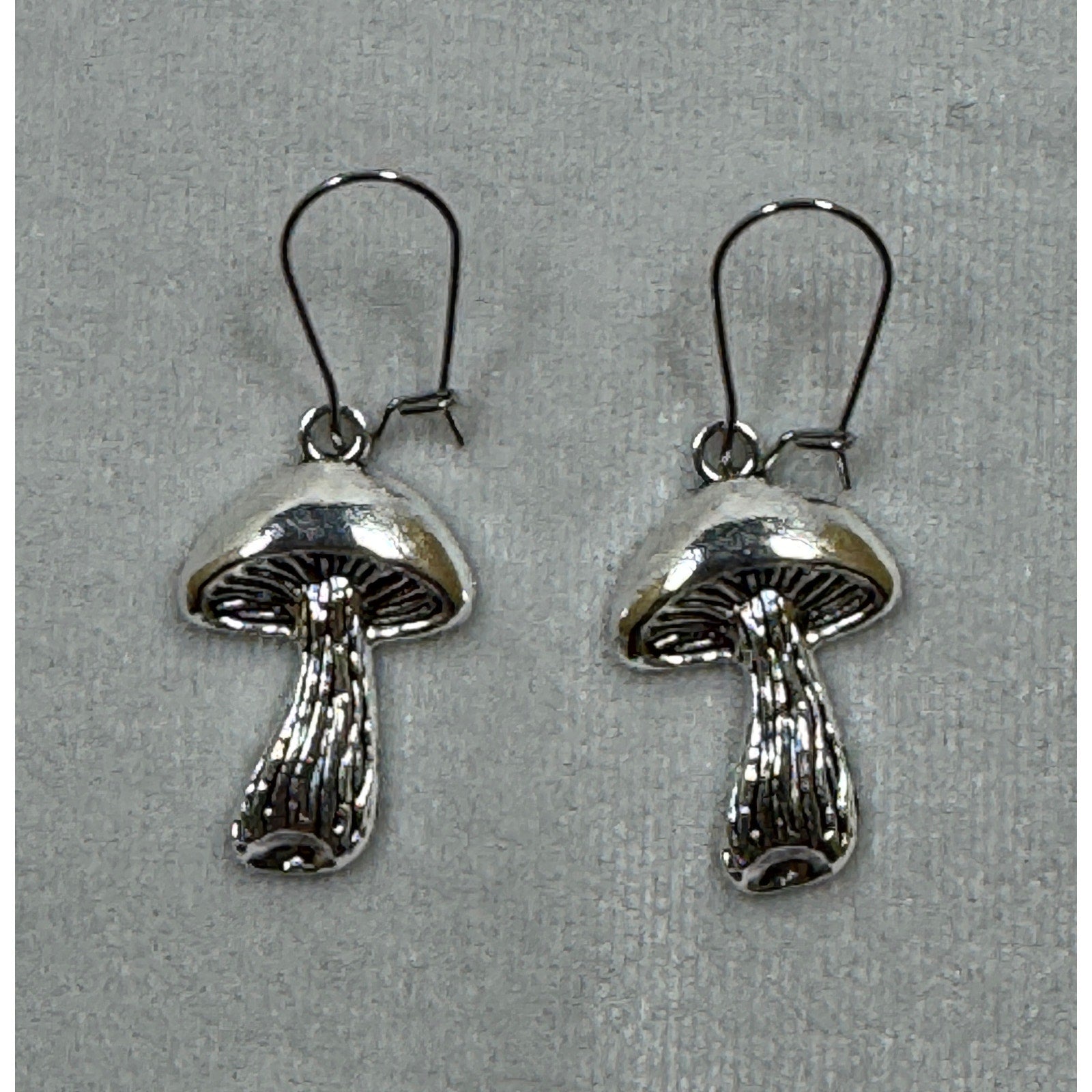 Silver Mushroom Dangle Earrings Woodland Cottagecore Fairycore 1" E268