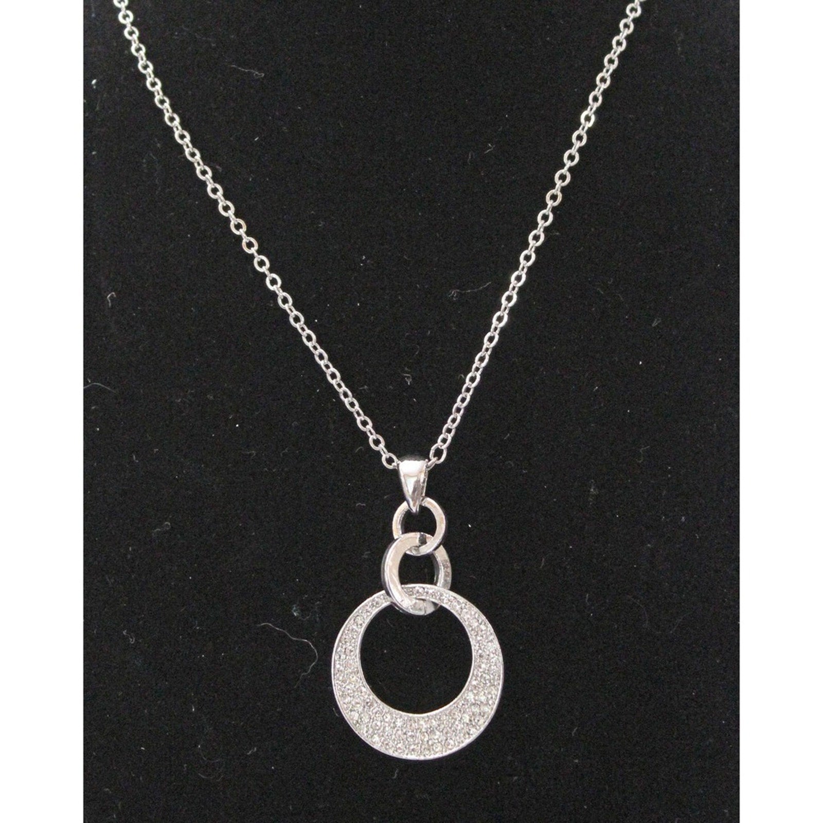 Vintage Silver Tone Necklace with a Sparkly Clear Rhinestone Circle Pendant N62