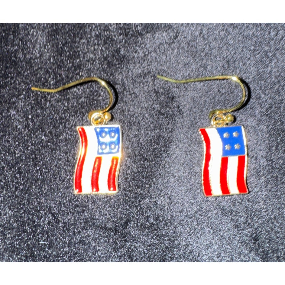Americana USA Flag Dangle Earrings Patriotic Red White Blue 1/2 Inch E252