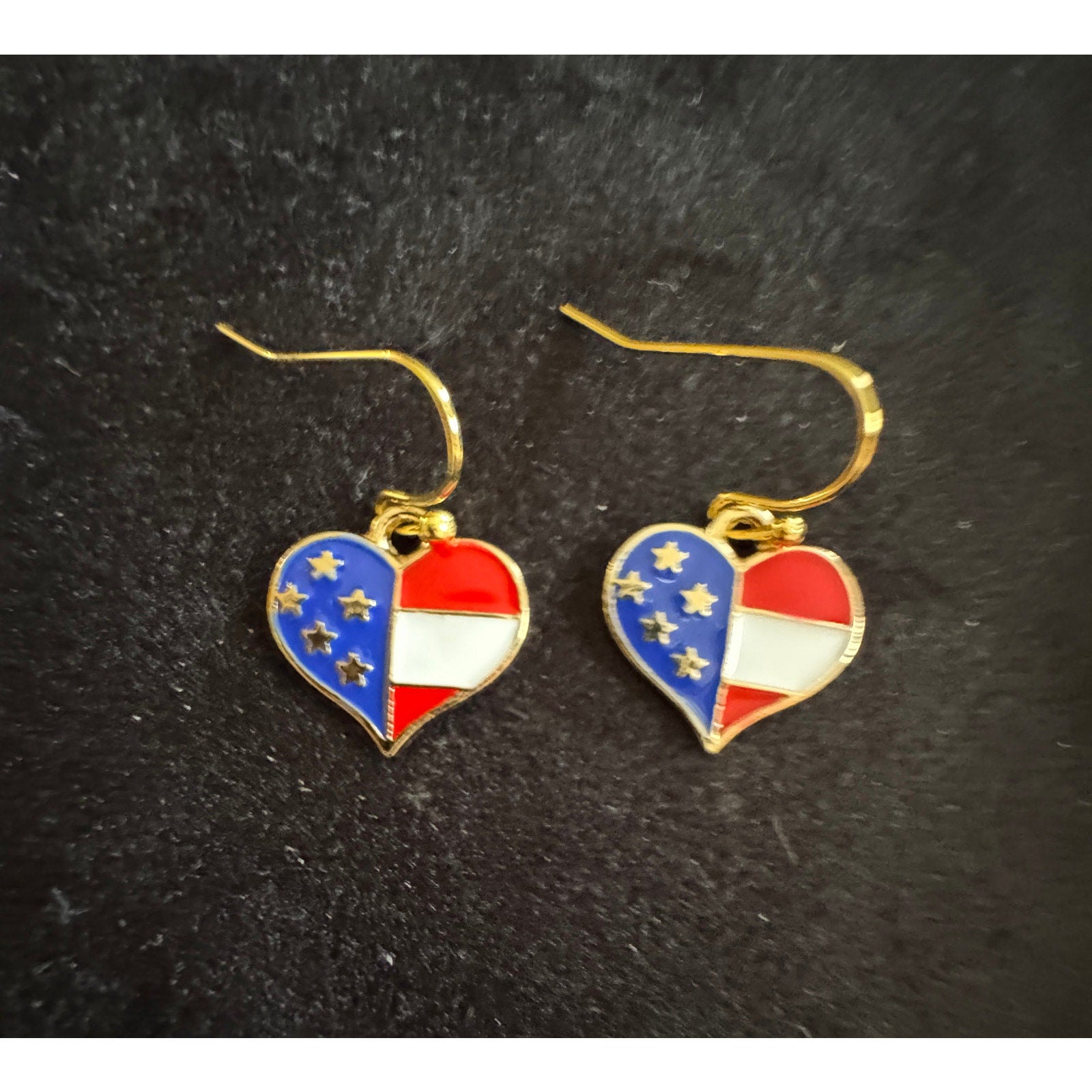 Americana Heart Earrings Patriotic Red White Blue USA Flag Dangle Earrings E257