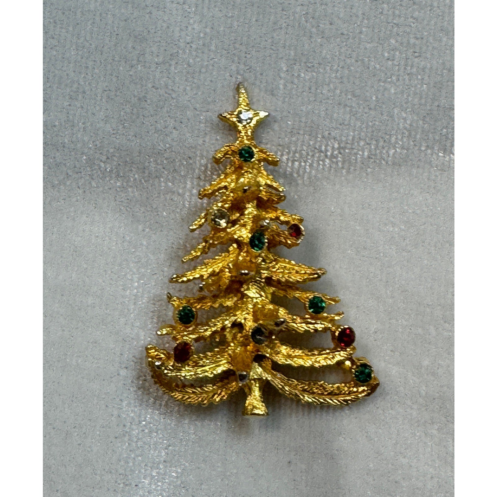 Vintage Gold Tone Christmas Tree Brooch Pin Rhinestones Holiday Jewelry 1.75"