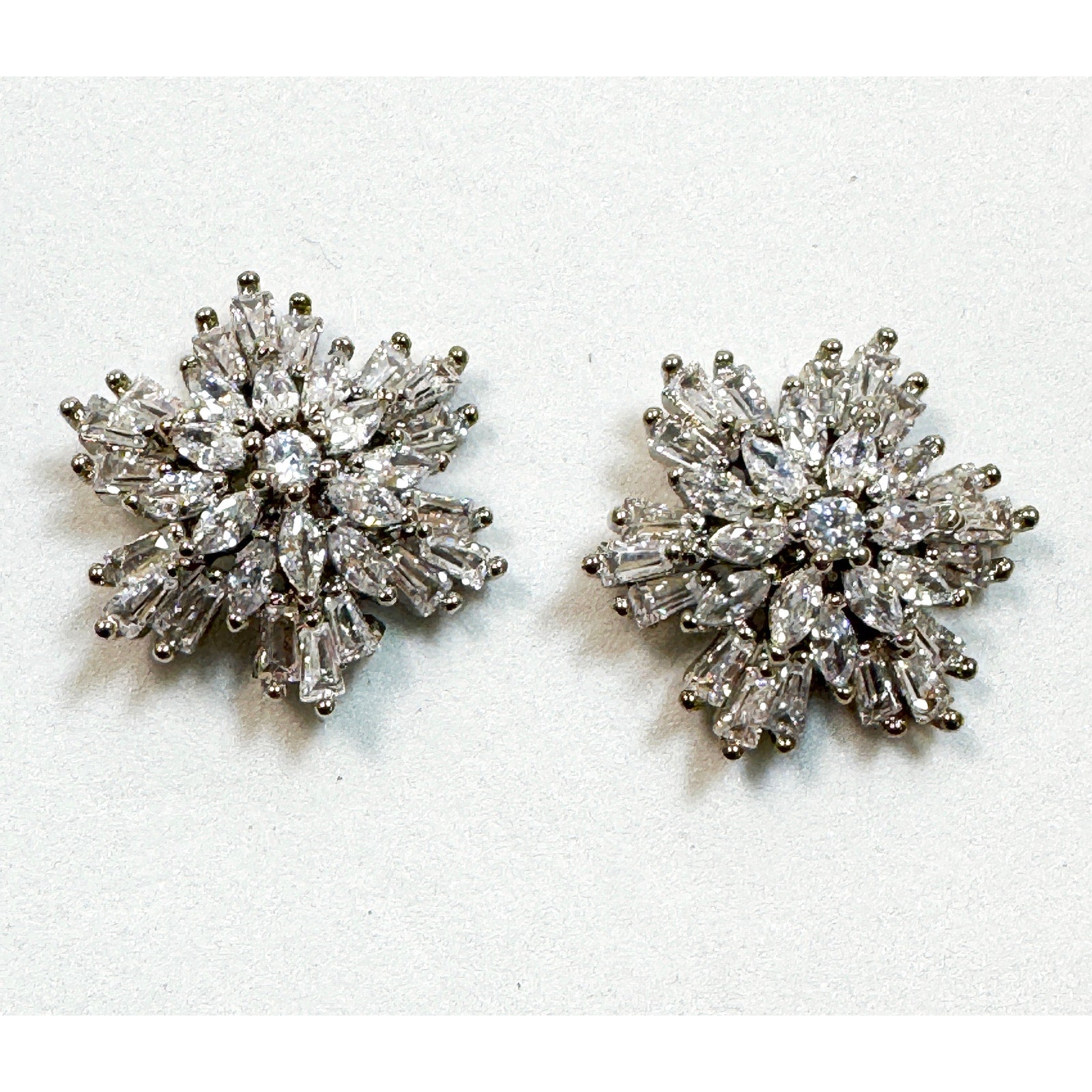 Silver Tone Rhinestone Flower Post Earrings Sparkly Crystal Studs 5/8" E292